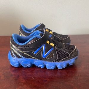 New Balance - Toddler 750v3 black/blue sneakers - size 7